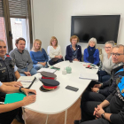 Reunión ayer de los Mossos d’Esquadra y la Guardia Urbana con comerciantes del Eix.  