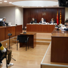 El acusado, en la primera sesión del juicio del lunes en la Audiencia de Lleida.