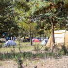Un campament muntat al poble abandonat de Boix, al costat de Santa Anna