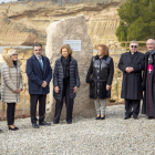 Desenes de veïns es van congregar ahir al Castell de Fraga per poder veure de prop i saludar la reina Sofia.