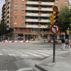 El atropello se produjo en la esquina entre las calles Prat de la Riba y Príncipe de Viana de Lleida.