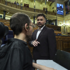 El portaveu d'ERC al Congrés, Gabriel Rufián i el portaveu d'Unidas Podemos al Congrés, Pablo Echenique, durant la sessió plenària al Congrés dels Diputats.