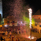 Un moment del tradicional Haro de Les ahir a la nit en aquesta localitat aranesa.