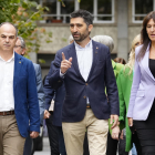 Jordi Turull, Jordi Puigneró i Laura Borràs, arribant ahir a l’executiva de Junts per tractar la crisi de govern.