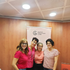 Les tres dones protagonistes del podcast, amb la presentadora de Lleida TV Mariví Chacón.
