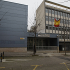 Vista exterior de les dependències de la comissaria de la Policia Nacional a Lleida ciutat.