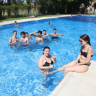 Les piscines municipals de Lleida van rebre ahir els primers banyistes. A la imatge, la de Balàfia.