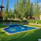 La piscina de la Pobla de Segur, a l’àrea vacacional.