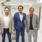 Marc Farrà, gerent de Mi NovAliança, amb Gaby i Gabriel Masfurroll (a la dreta), els propietaris. - JORDI ECHEVARRIA