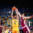 John Shurna es retrobarà amb Oriol Paulí a Lleida. - ACB PHOTO