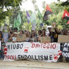 La manifestació d’USTEC i CGT al Parlament contra la consellera Niubó