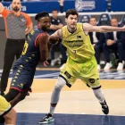 Gygy Golomán, davant d’Udeze, va tornar a ser crucial en el joc interior. - ACB PHOTO/DANI CATALÁN