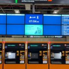 Imatge de les pantalles de Sants sense trens.