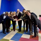 Larrosa va estar acompanyat per tots els edils del PSC, amb qui va fer pinya a l’acabar la intervenció. - MARC CARBONELL