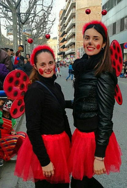 El passat dia 25 de febrer ens vàrem disfressar de Marietes a la rua de Carnaval de la ciutat.
