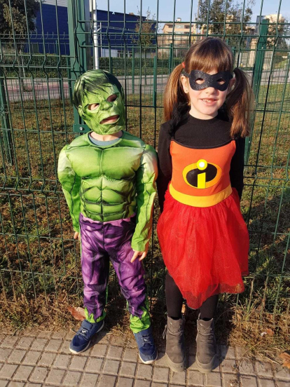 Violeta (Judit) i Hulk (Pol) lluitaran junts per evitar que hagi problemes al món.