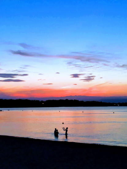 Posta de sol a l'Escala, a la Costa Brava.