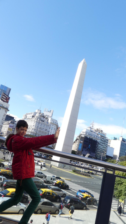 Torre de Pisa a l'Argentina. (Obelisc a la Avda 9 de Juliol)