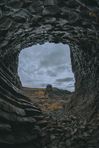 Cova de columnes de basalt. Islandia