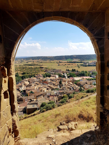 Vistes del poble de Sanaüja des del castell