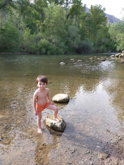 Envíanos fotos en contacto con tu río: paseando cerca, nadando, practicando deportes de aventura...