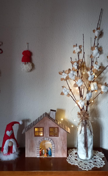 El balcón, el pesebre, el árbol, el centro de mesa...envíanos fotos de tu decoración navideña