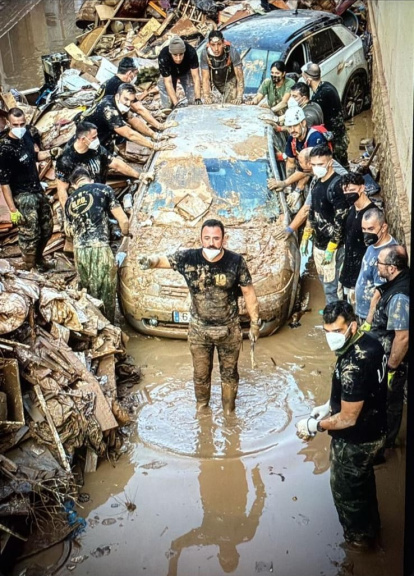 Agents de la Unitat Polivalent Operativa (UPO) de la Guàrdia Urbana a Catarroja.