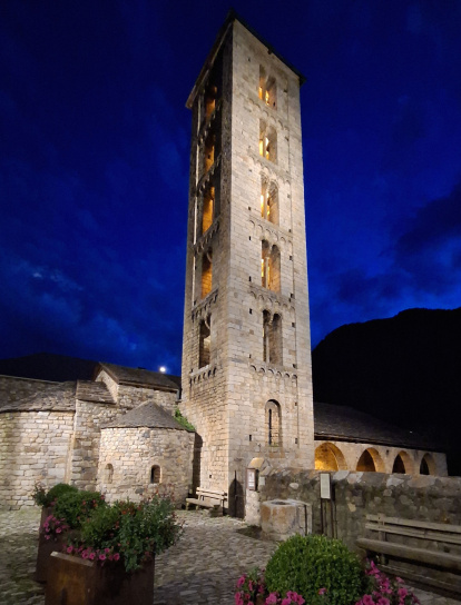 El campanar de l'església de Santa Eulàlia d'Erill la Vall.