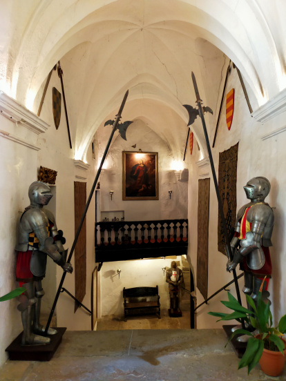 Interior del Castell de Montsonís.