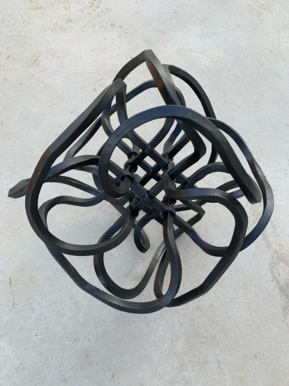 La llavor de l'Univers, escultura seleccionada per a la mostra.