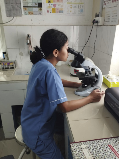 Material. L'hospital al Nepal ha pogut incorporar aparells mèdics essencials.