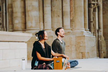 Mestres internacionals de ioga es reuneixen a la Seu Vella per al The Yoga Gallery