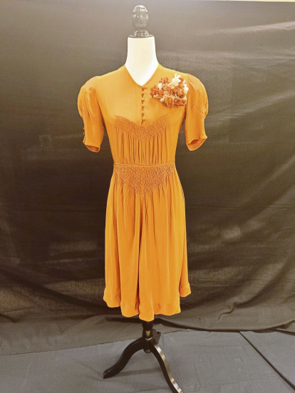 Vestit dels anys 20-30 del segle XX d’Antònia Alòs Pujal (MN 3555).