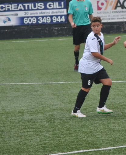 Felicita els teus familiars i amics pel seu aniversari, sant, casament enviant fotos a cercle@segre.com