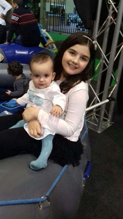 Felicita els teus familiars i amics pel seu aniversari, sant, casament enviant fotos a cercle@segre.com