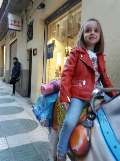 Felicita els teus familiars i amics pel seu aniversari, sant, casament enviant fotos a cercle@segre.com