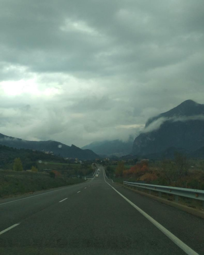 Les fulles cauen, arriba la boira i comença a fer fred.