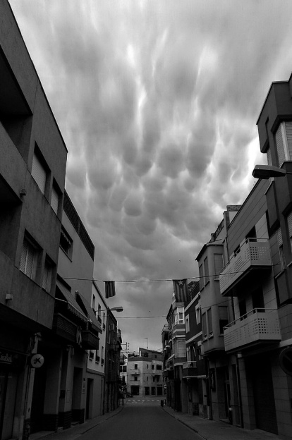 La calor, les tempestes, el paisatge groc i sec.