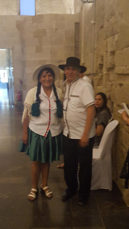 Felicita els teus familiars i amics pel seu aniversari, sant, casament enviant fotos a cercle@segre.com