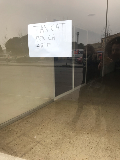 Fotos de cartells, senyals de trànsit o notificacions divertides.