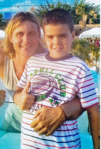 Felicita els teus familiars i amics pel seu aniversari, sant, casament enviant fotos a cercle@segre.com