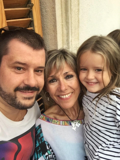 Futbolistes, cantants, estrelles de cinema,...envia'ns la teva foto amb un famós!