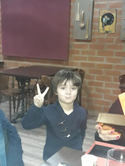 Felicita els teus familiars i amics pel seu aniversari, sant, casament enviant fotos a cercle@segre.com