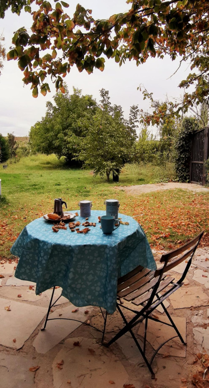 Les fulles cauen, arriba la boira i comença a fer fred.