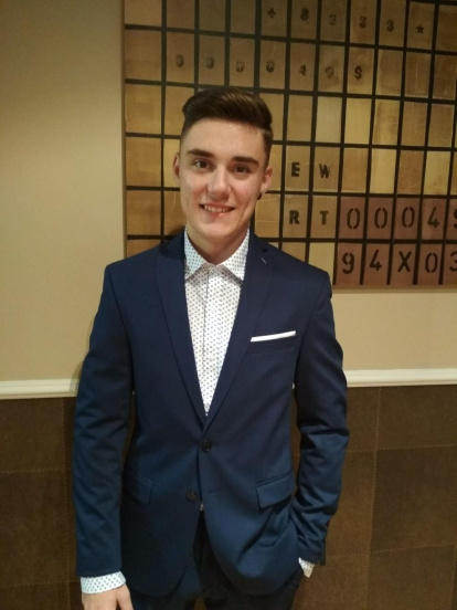 Felicita els teus familiars i amics pel seu aniversari, sant, casament enviant fotos a cercle@segre.com