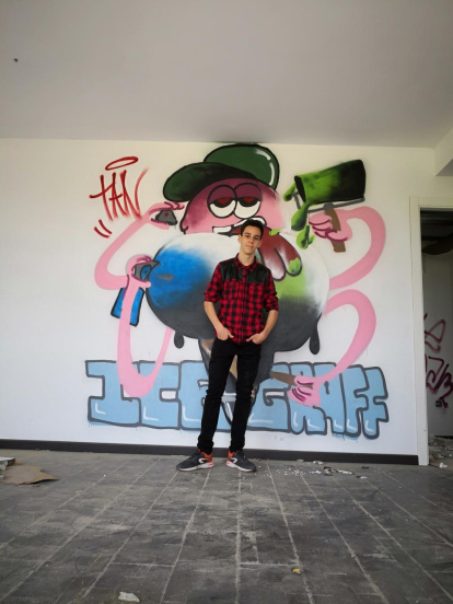 Felicita els teus familiars i amics pel seu aniversari, sant, casament enviant fotos a cercle@segre.com