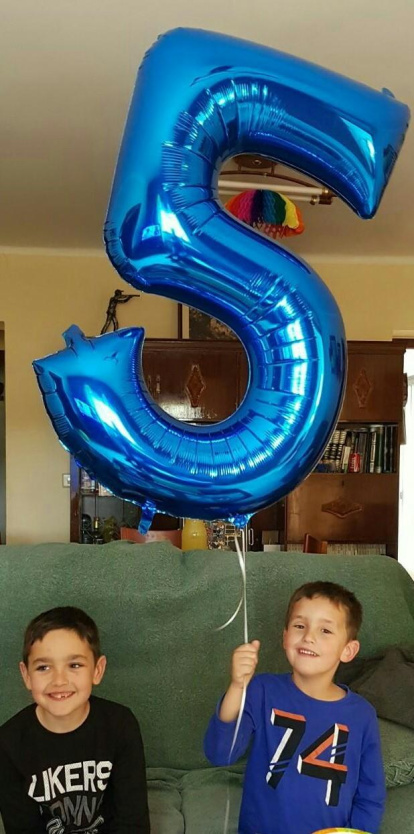 Felicita els teus familiars i amics pel seu aniversari, sant, casament enviant fotos a cercle@segre.com