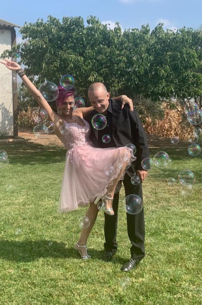 Felicita els teus familiars i amics pel seu aniversari, sant, casament enviant fotos a cercle@segre.com