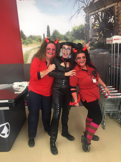 Felicita els teus familiars i amics pel seu aniversari, sant, casament enviant fotos a cercle@segre.com