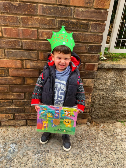 Felicita els teus familiars i amics pel seu aniversari, sant, casament enviant fotos a cercle@segre.com